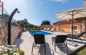 Amazing Home in Sumber With Wifi and 4 Bedrooms - Image 3
