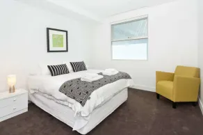 Apartment on Broadway - Image 3