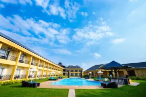 Tropical Retreat - Image 2