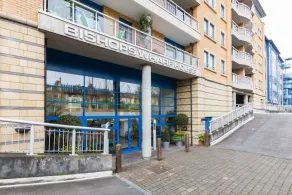 Cosy 1-bed Battersea Riverside Apartment - Image 3