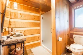 Brevard Luxury Cabin - Image 5