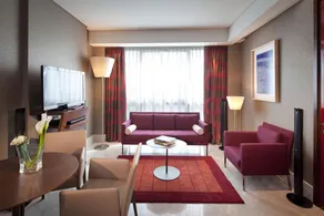 Southern Empress Lakeside Condominiums - Image 5