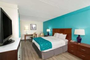 Howard Johnson by Wyndham Atlanta College Park - Image 2