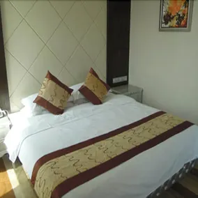 Lijing Holiday Hotel - Image 4