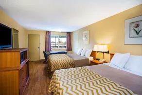 Travelodge by Wyndham Tacoma Near McChord AFB - Image 3