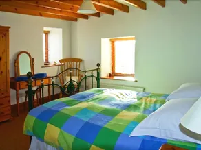 Peat House - Image 4