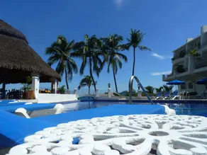 Dolphin Cove Inn - Image 2