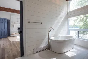 Blissful Sands A Fabulously Newly Renovated Cottage on Lake Joseph! - Image 3