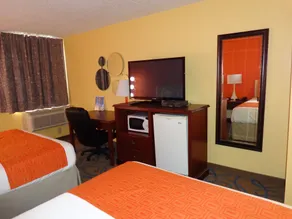 Howard Johnson by Wyndham Suffern - Image 3