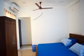 Queens Park Apartments - Image 2