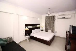 Aravali Clarks Inn - Image 4