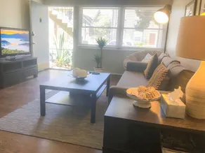 Lowena Apartments - Image 4