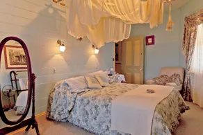 Two Story Bed and Breakfast - Image 5