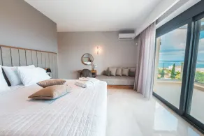 Brand new Luxury Villa With Private Heated Pool - Image 4