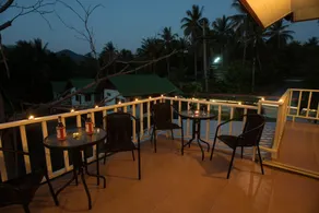 Plan B Hotel - Image 5