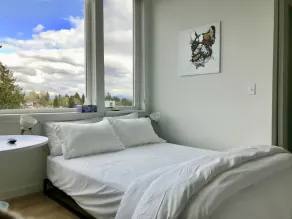 Modern Roosevelt Urban Studio - Image 4