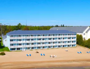Fairview Beachfront Inn & Waterpark - Image 3