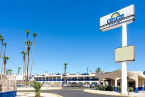 Days Inn by Wyndham Airport - Phoenix - Image 4