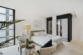 Luxury Home Hidden in the Urban Oasis - Image 4