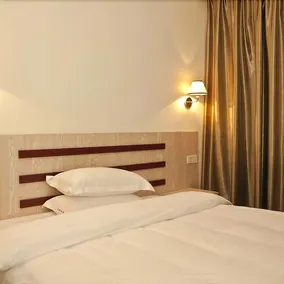Tailaoshan Mingyue Hostel - Image 2