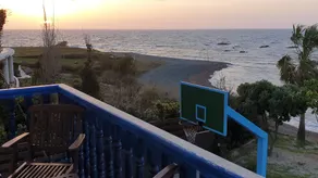 Astrofegia Beachfront Villa - Image 4