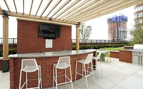 Skyview Luxury Suites New York City - Image 4