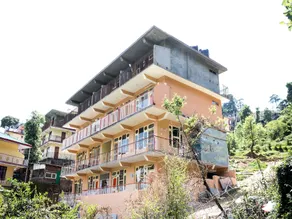 OYO 13829 Home Cozy Hill View Plaza McLoad Ganj - Image 5