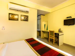 Hotel Seven Seas - Image 4