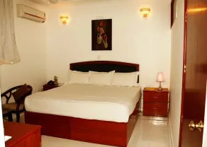 Malik Continental - Image 2