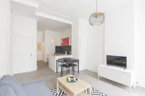 Superb Bright and Spacious apt in Marseille - Image 2