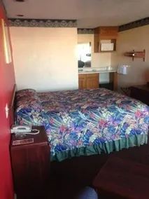 Delux Inn Motel - Image 2