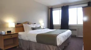 Beausejour Apartments - Image 2