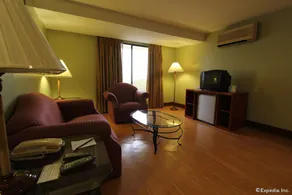 Atrium Hotel - Image 2