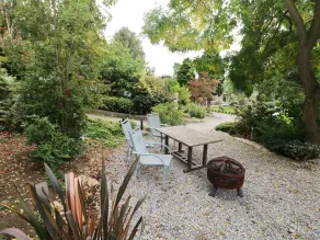 Rhinegold Bungalow - Image 4