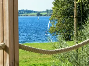 Comfortable Villa With Stove, Located in a Lake Area - Image 4