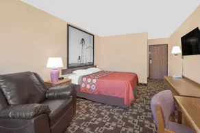 Super 8 by Wyndham Dalhart - Image 3