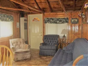 Crooked Lake Resort Cabin 4 (Eagles Nest) Holiday home 3 BestStayz.1 - Image 4