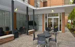 Hotel Week-End - Image 3