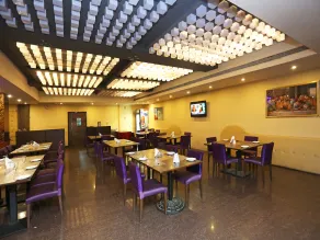 Queens Hotel of India - Image 5