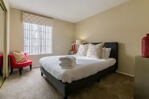 The Luxe Suites of Tempe - Pool - Fitness Center - Image 3