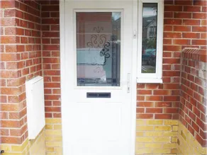 My-Places Large 4 Bed Town House (14A) - Image 3