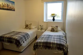 Impeccable 2-bed Apartment in Brentwood - Image 3