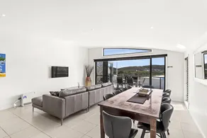 Fingal Breeze at Fingal Bay - Image 2