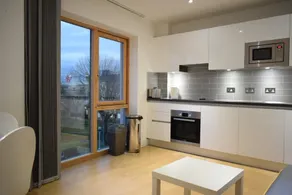 Modern 1 Bedroom Apartment Near Homerton - Image 5
