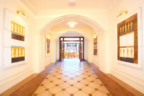 Galerie Royal Hotel - Image 2