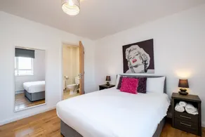 Belfast Penthouse & Apartments by Ultra Urban - Image 4
