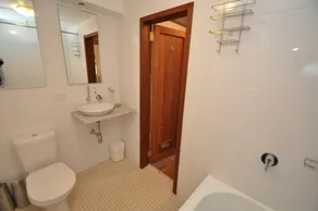 Camperdown 21 Brigs Furnished Apartment - Image 2