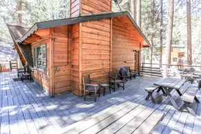 Gallagher's West - Pine surrounded deck and barbecue! Bumper Pool and Wet bar! Darts! - Image 5
