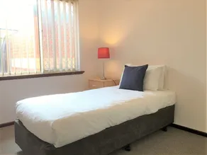 Victoria Park Villa 2 - Image 3