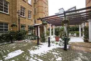 Bright Spacious 2BR Home Near Victoria - Image 4